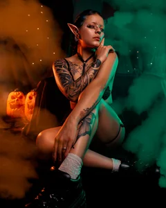 Amanda_Johnson__ SPOOKY SEASON 🎃 Pic 3