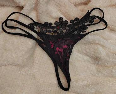 nikkiRyd my panties Foto 2