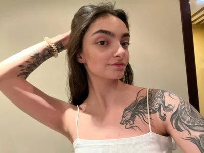 Morena_Dolce Dragon tattoo girl Immagine  7