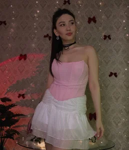 Miss_Iris69 Princess in Pink LOL Foto 6
