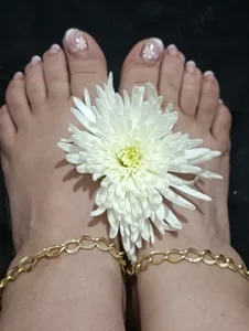 TatianaRoush 👣 “Look at them carefully… it may be hard for you to look away.” Pic 4