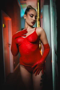 Chloe_GraceeX Radiant in Red❤️‍🔥 Pic 8