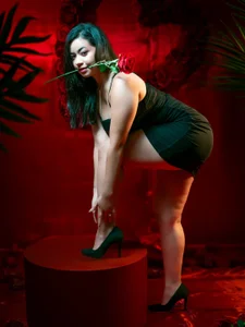 Red and sexy 🔥🔥 od miilaklum  3 snímek