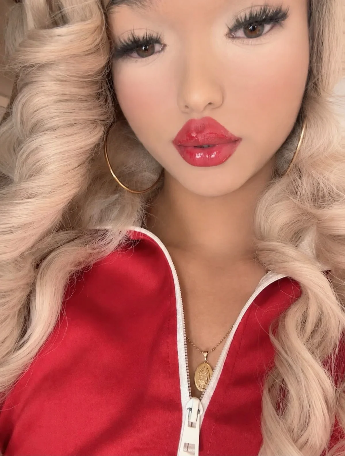 Sofia_Burbano 님의 트렌드 중인 사진  3581개