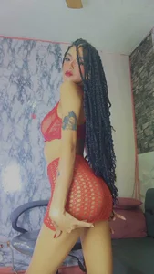 Queen_Cuarxxo I look sexy Foto 4