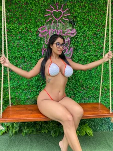 lovely_violet13 Tanned!  8টি ছবি