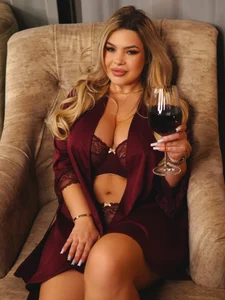 SophieBoobsX Wanna cherish a glass of wine with me? 🍷 Pic 4