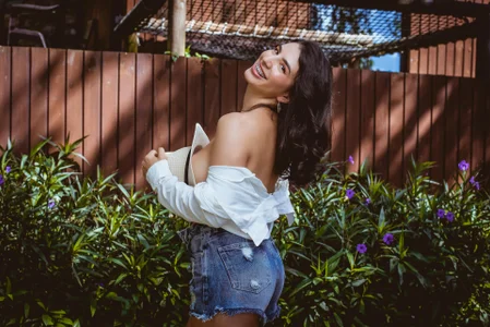 _AllisonSweet_ 🔥💓𝐘𝐨𝐮𝐫 𝐜𝐨𝐰𝐠𝐢𝐫𝐥 𝐠𝐢𝐫𝐥... 🔥💓 Hình