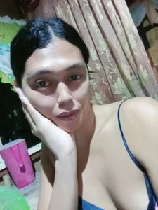 Miss_Erika_More single Poză