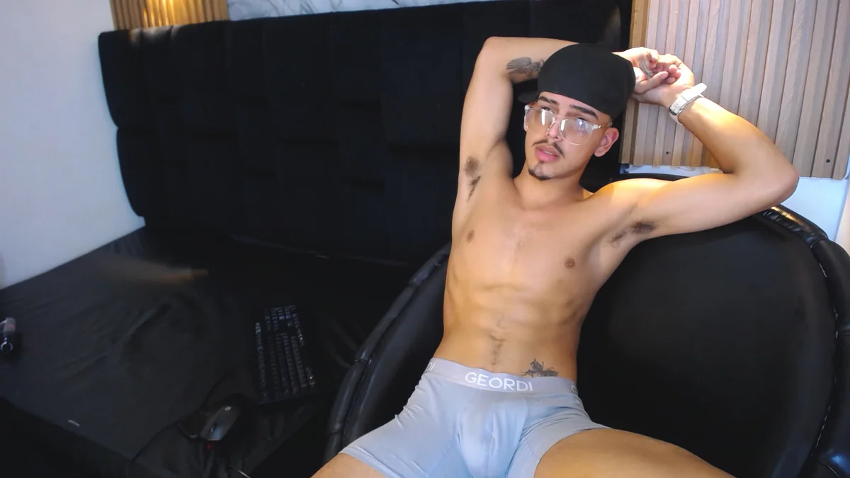 Bastian_Fox_ Trending Plaatje 3574