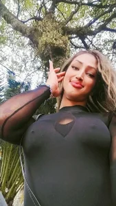 hilary_rodriguez i love me Pic 2