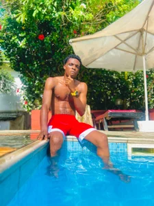 SidechiqのPool sideの 5枚の写真