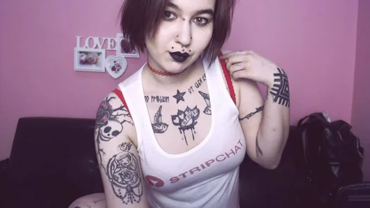 MessalinaOfficial Public Pic 2