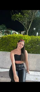 VictoriaaCruz A Glimpse Into My World slika 3