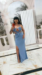 MilfNikkiXo Elegance Pic
