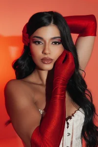 Dramatic Glamour od RoxanneHill_  2 snímek