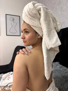 Emiily_W A couple of photos after the shower 🛀🔥 Pic 2