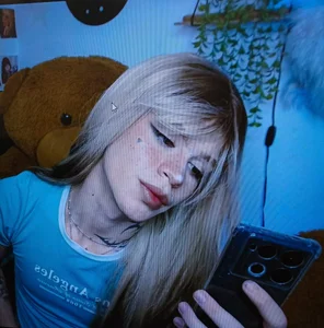 scarleettwolff Public Pic 4