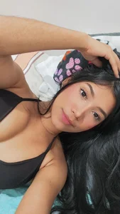 KarolHilton Public Pic 3