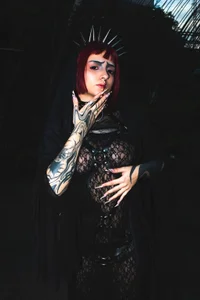 Agatha_BDSMのHOLY!の 4枚の写真