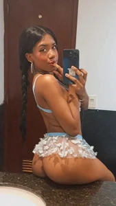 AlayshaJohnson Selfie Lingerie🍓 Pic 2
