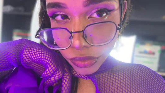 kendalrose_cr PURPLE 💜  3. fénykép