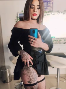 freya_goddes_: Thinking about you makes my body crawl 🤤 ( 4 фото)