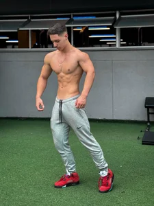 MAXTHOMSON kullanıcısının Gym albümü -  3 fotoğraf