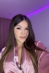 Emma_Glutton Thinking about you makes me very hot😈 Pic