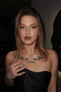 AkylinaGold from R with love صورة واحدة|AkylinaGold from R with love صورتان|AkylinaGold from R with love  3 صور|AkylinaGold from R with love  3 صورة