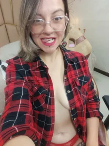 ArianaSommers CUTE HEART TITS Pic 3