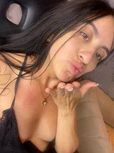 andrea_tasty_tf i feel so hot !! Pic 2