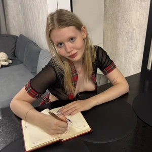 Wendy_228 Good Girl Studying Pic 4