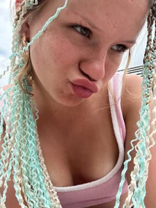 lxsundollyxl First in life Vacation Dreads Fotka