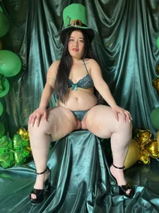 Zoe_CurvyのSan patricioの枚の写真