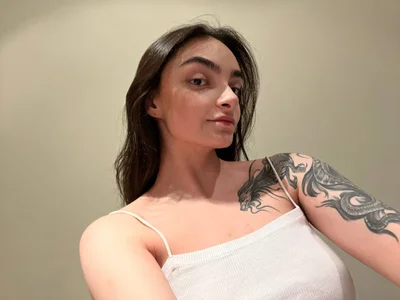 Morena_Dolce Dragon tattoo girl Immagine  2