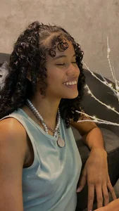 Aprillbrunette Public Bilde