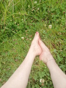 LeanaMatureeWarning: my feet might steal your attention 👣🔥 Bild 2