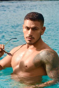 WillSandler: Pool Day ( 5 фото)