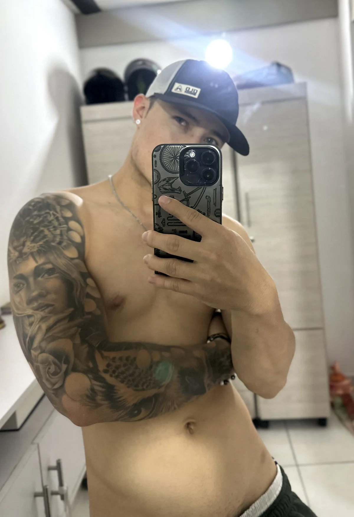 Alexander_ferre immagine di tendenza 2330