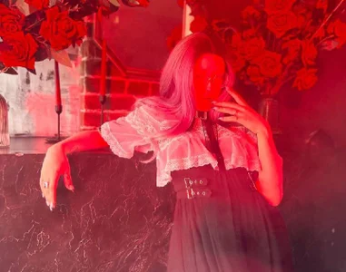 Dark_Lucious kullanıcısının Me in roses albümü -  5 fotoğraf