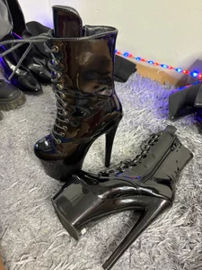 GraceWallace_のHeels and boots 👠👢の 8枚の写真