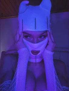 Carlita_cute kullanıcısının OPEN DE DOOR 💜😈 albümü -  2 fotoğraf