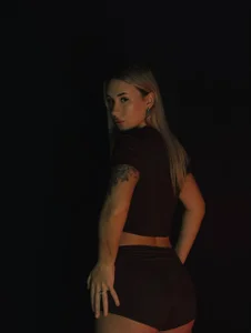 BettyRemz a cutie in brown зображення