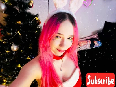 Maya_Viola I wish everyone a Happy New Year and Merry Christmas! Pic 3