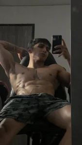 muscle_boyhorny Mirror 사진 5