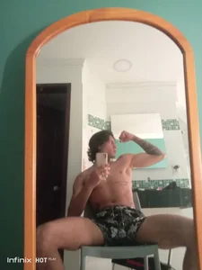 Damian_Romanoff Public টি ছবি