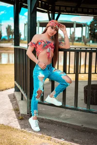 Samantha_Bernardo Park day Pic 3