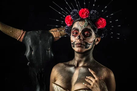 zoe_monroe1 kullanıcısının Trick or treat... but do it with style 👻✨ albümü -  2 fotoğraf