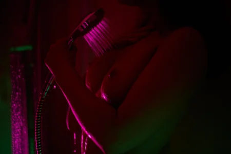 Seductive_milf_next_door Join me in the shower Immagine  2